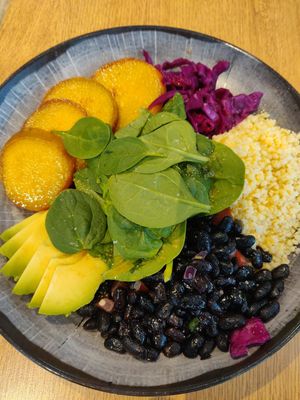 Protein bowl at Veganapati in Lisbon