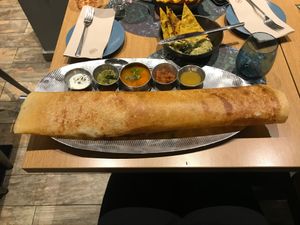 Masala Roti with dips at Veganapati in Lisbon