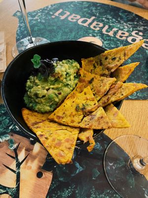 Guacamole at Veganapati in Lisbon