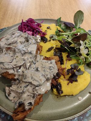 OMG so delicious seitan steak 🥰 at Veganapati in Lisbon