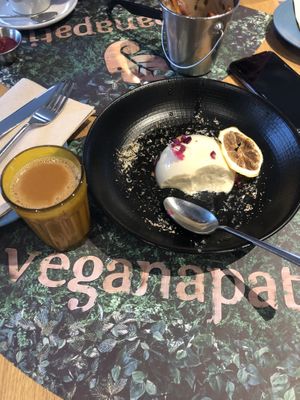 Masala chai and Panna cotta  at Veganapati in Lisbon