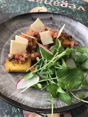 Bruschetta  at Veganapati in Lisbon