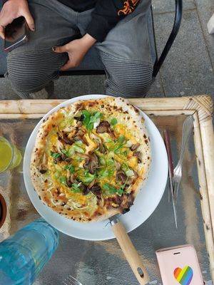 Asiatische Pizza at Söderfamiljen in Halmstad