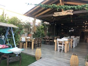 Front view of the restaurant at Βouyiata B.B.Q. Malibu Bar in Corfu