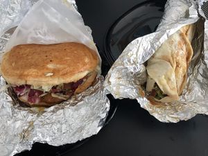 Vegan döner with falafel (top) and vegan dürüm with seitan (bottom) at Olive Tree in Leipzig
