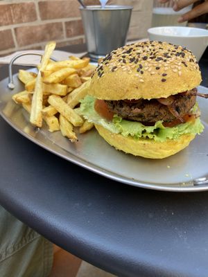 Burger at Apuro Vegan Bar in Porto