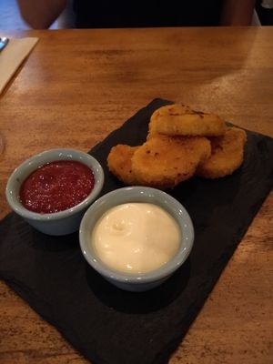 Vegan nuggets at Apuro Vegan Bar in Porto