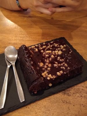 Brownie at Apuro Vegan Bar in Porto