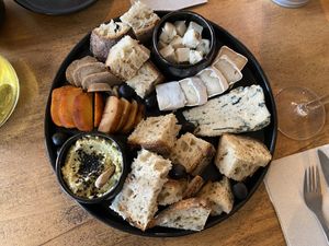 Vegan cheese board at Apuro Vegan Bar in Porto