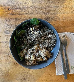 Autumn bowl at Apuro Vegan Bar in Porto