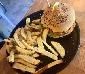 ‘Beef’ burger & fries at Apuro Vegan Bar in Porto