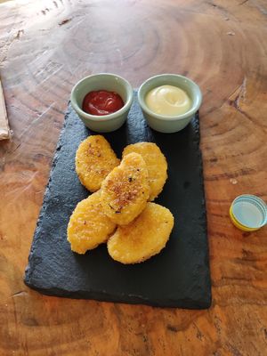 Nuggets at Apuro Vegan Bar in Porto