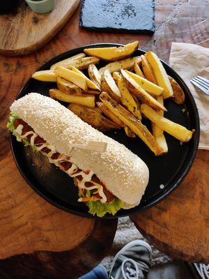 Hot dogs and amazing chips at Apuro Vegan Bar in Porto