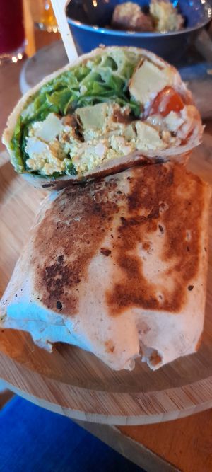 Laxy at Apuro Vegan Bar in Porto