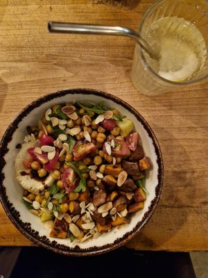 Country bowl at Apuro Vegan Bar in Porto