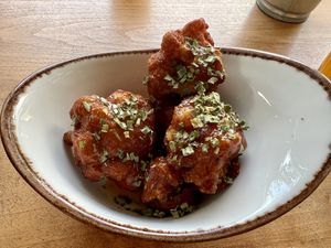 Cauli wings  at Apuro Vegan Bar in Porto