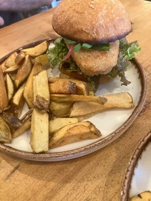 very dry and bland burger at Apuro Vegan Bar in Porto