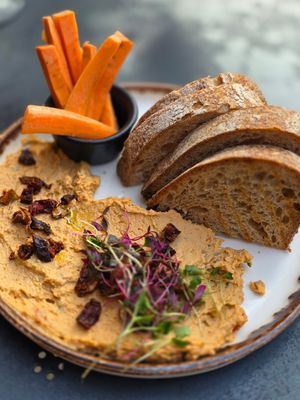Sun-dried tomatoes and basil humus at Apuro Vegan Bar in Porto