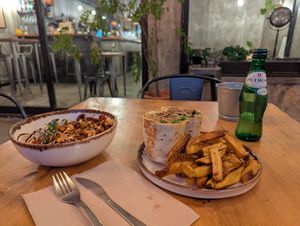 Bowl and wrap at Apuro Vegan Bar in Porto
