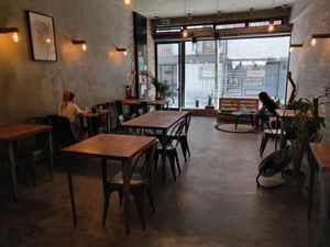 Inside at Apuro Vegan Bar in Porto