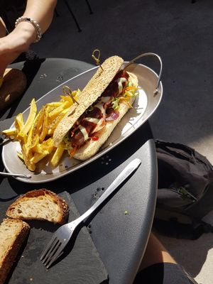 Hotdog and chips at Apuro Vegan Bar in Porto