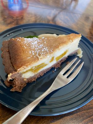 Mango tart   at TSUNAGORO in Yokohama