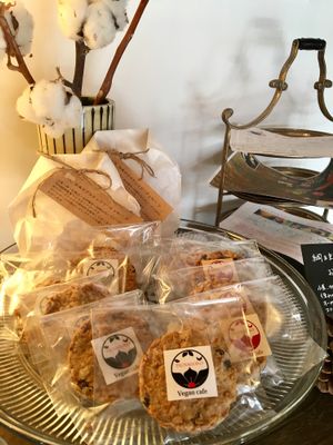 Handmade cookies at TSUNAGORO in Yokohama