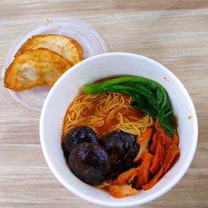 Vegetarian Wanton mee at Jiak Zhey 吃斋 - White Sands in East Singapore
