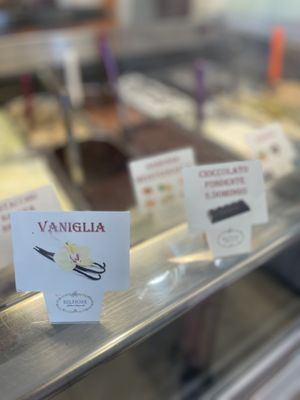 Vegan vanilla & chocolate  at Belfiore Gelato e Cioccolato in Siracusa