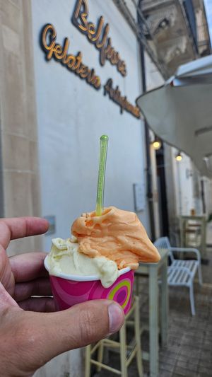 Vanilla and orange flavours at Belfiore Gelato e Cioccolato in Siracusa
