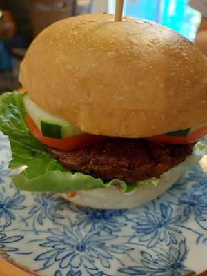 Burger at Cosmic - Poblacion in Makati