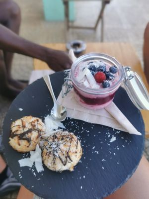 Raspberry Coconut Fool at Laundry Lounge in Sagres