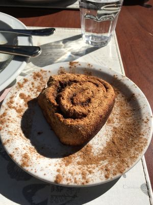 Roll de canela  at Caléndula in Mendoza
