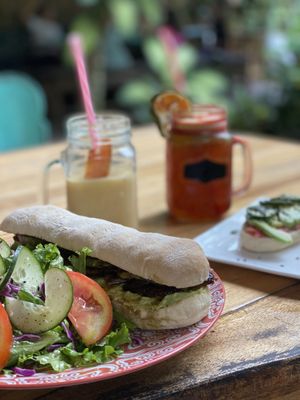 Sandwich vegetal con plátano maduro at Gypsea in Puerto Viejo De Talamanca