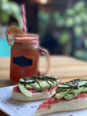 Tosta de aguacate / tomate y zumo at Gypsea in Puerto Viejo De Talamanca