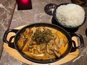 Main - Vegan crispy “duck”  with Massaman curry, coconut milk and mixed onions with amadine potatoes.   at Südøst Asian Crossover in Oslo
