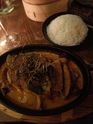 Vegan crispy duck massaman at Südøst Asian Crossover in Oslo