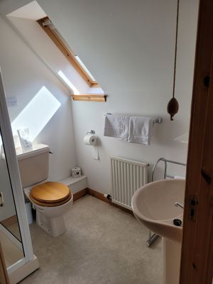 Bathroom of room 2 at Kings Reach Self Catering in Lochgilphead