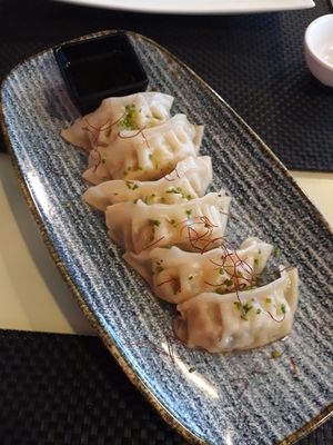 Vegetable gyozas at Sushimari in Funchal