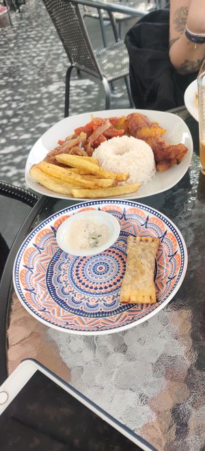 Milanesa de berenjena y tequeños at Prana Vegan in Arequipa