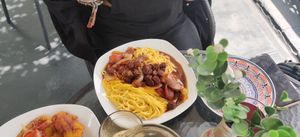 Espaguetis huancaína con lomo saltado at Prana Vegan in Arequipa