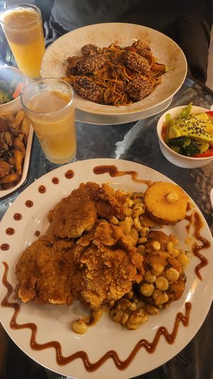Vegan Schnitel with Corn and Papas at Prana Vegan in Arequipa