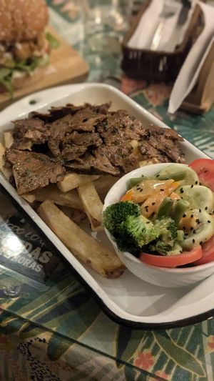 🍟🍢 Salchis Classica (Seitan) at Prana Vegan in Arequipa