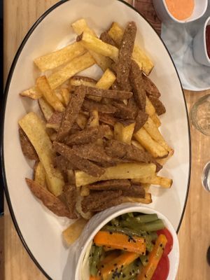Pommes und Würstchen   at Prana Vegan in Arequipa