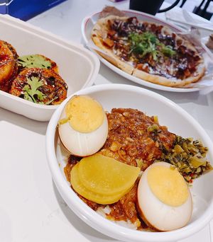 OmniPork 桃膠滷肉飯 （可走蛋） at Vega Vega - Cinco de Outubro in Macau