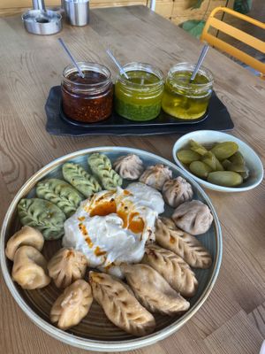 The vegan mix  at Mr.Dumpling in Istanbul