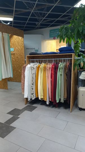 hoodies at Suslet Outlet in Augsburg