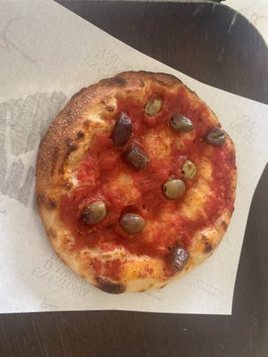 ROSSA OLIVE TAGGIASCHE  at Trieste Pizza in Pescara