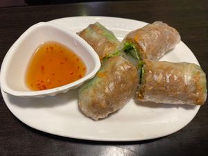 Spring rolls  at Yuè Xiāng YǎngShēng SùShí 越鄉養生素食 in Taipei
