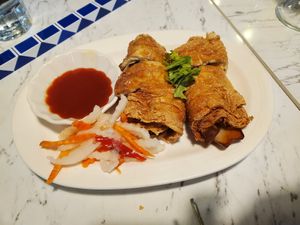 Tofu skin rolls at Yuè Xiāng YǎngShēng SùShí 越鄉養生素食 in Taipei
